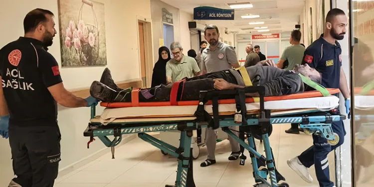 Bursa’da üzerine sunta devrilen işçi yaralandı