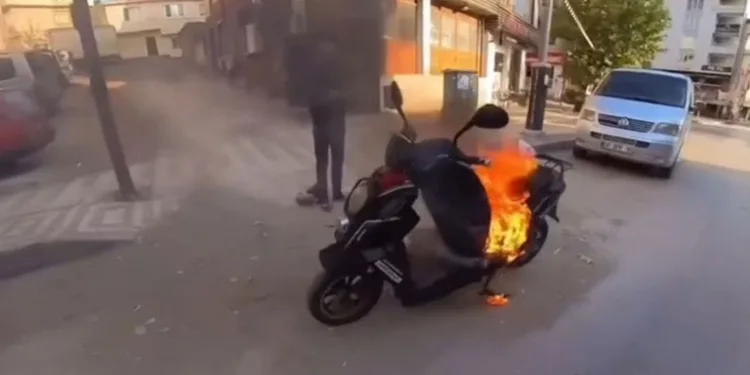 Bursa’da motosiklet alev topuna döndü