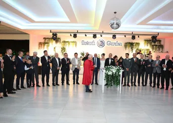 Siyaset, medya ve iş dünyasını buluşturan düğün