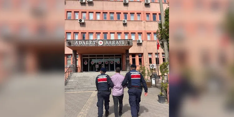 Yerleşim alanına yakın çıkan yangın korkuttu