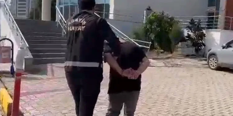 Manisa’da ahşap palet fabrikasında yangın