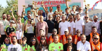 Gemlik’te Deniz Yarışları Nefes Kesti