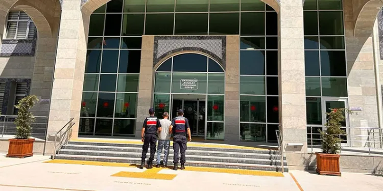 Zonguldak’ta lüks yat denize indikten 15 dakika sonra battı