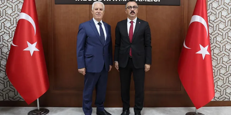 “Bursa’yı masa başında değil, halkımızla birlikte yönetiyoruz”