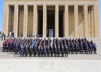 Bursa İtfaiyesi’nden Anıtkabir’e ziyaret