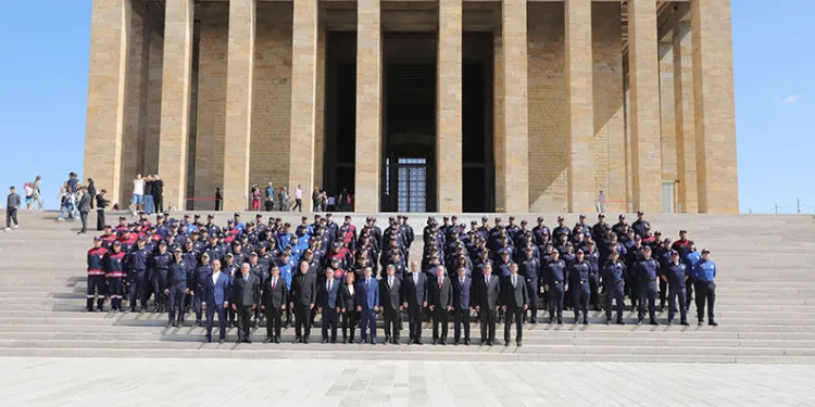 Bursa İtfaiyesi’nden Anıtkabir’e ziyaret
