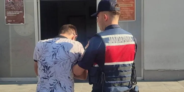 Kadıköy’de okul çevresinde denetim: 2 şüpheli gözaltına alındı