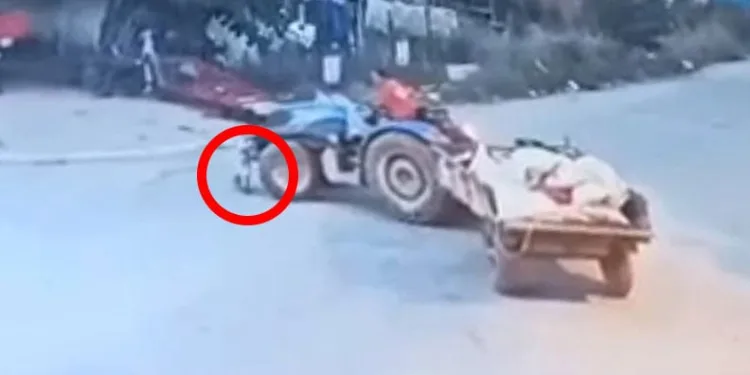 Bursa’da havalandırma boşluğuna düşen inşaat işçisi ağır yaralandı