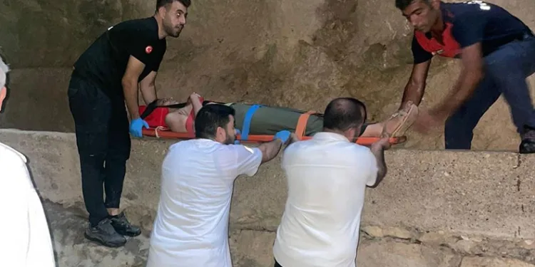 Kepez Belediyesi Esentepe’de yaptığı yenileme çalışmalarıyla bölgeye modern bir çehre kazandırdı