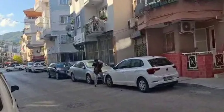 İzmir’de polis karakoluna saldırı: 2 şehit