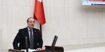 Mustafa Demir: “Biz AK Parti olarak eser siyaseti yaparız, CHP hasar siyaseti yapar”