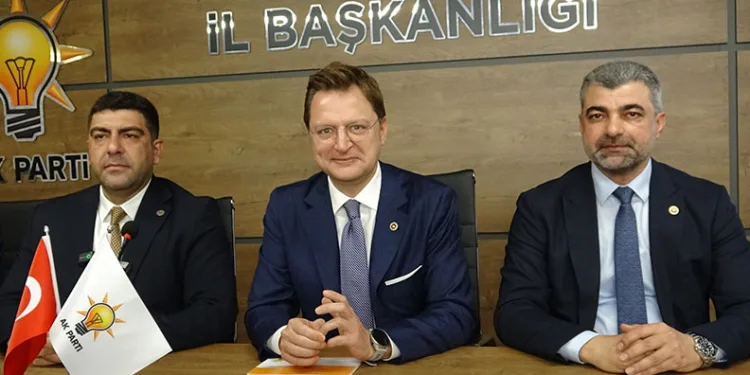 Bakan Güler Vietnam’da