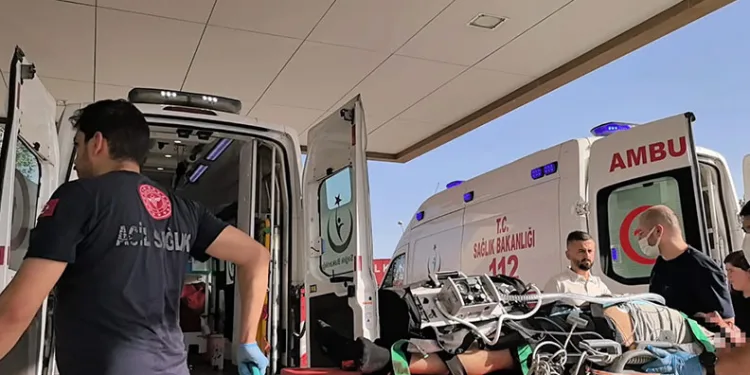 Bursa’da havalandırma boşluğuna düşen inşaat işçisi ağır yaralandı