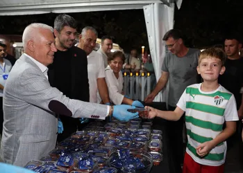 Başkan Bozbey: “Mevlid Kandili, tüm hemşehrilerimize ve insanlığa hayırlar getirsin”