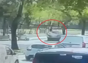 Bursa’da ticari aracın çarptığı adam hayatını kaybetti: Kaza anı kamerada