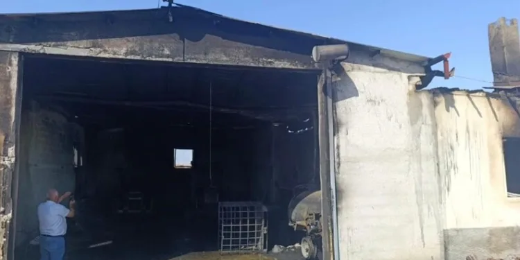 Motosiklet ile otomobil çarpıştı: 3 yaralı