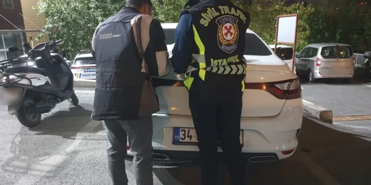 Sokak ortasında bıçaklanan yabancı uyruklu şahıs ağır yaralandı