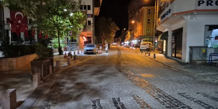 Sokak ortasında bıçaklanan yabancı uyruklu şahıs ağır yaralandı