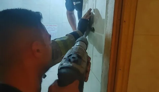 Sokak ortasında bıçaklanan yabancı uyruklu şahıs ağır yaralandı