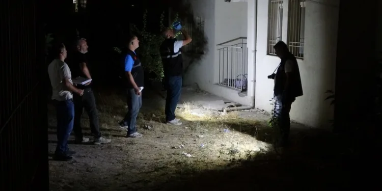 Sokak ortasında bıçaklanan yabancı uyruklu şahıs ağır yaralandı
