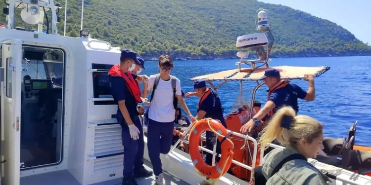 Rögar çukuruna düşen motosikletin sürücüsü ağır yaralandı