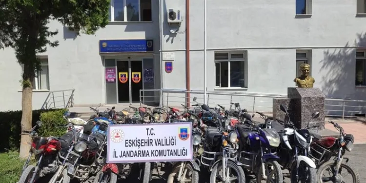 Akşehir’de uyuşturucu operasyonu: 2 kişi tutuklandı
