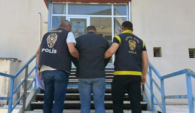 Katkı maddesi kullanılarak üretilen tonlarca domates posasına ve biber salçasına el konuldu