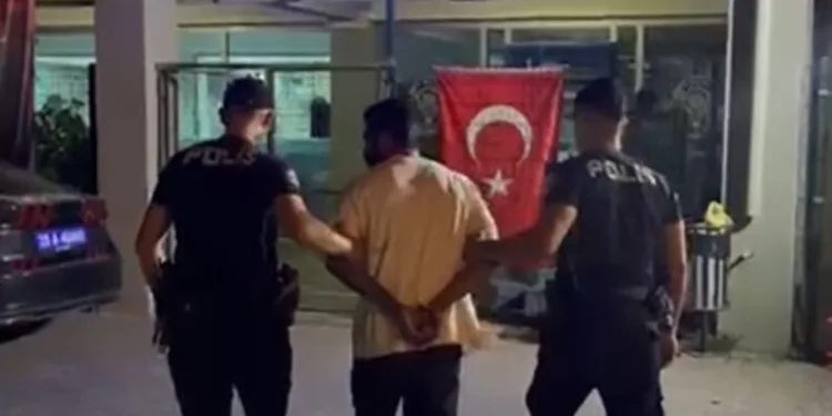 Ayı saldırısına uğradı: Canını ağaca tırmanarak kurtardı