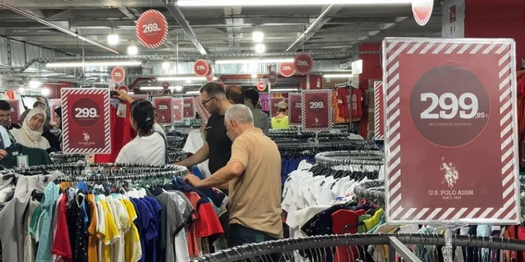 TEM Otoyolu’nda tırın dorsesi alev alev yandı