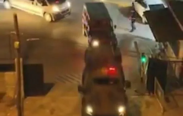 TEM Otoyolu’nda tırın dorsesi alev alev yandı
