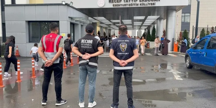 Aksaray’da 2’si polis 4 kişinin yaralandığı olayda gözaltına alınan baba ve oğlu serbest kaldı