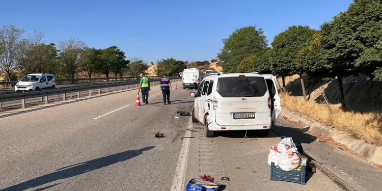 Aksaray’da 2’si polis 4 kişinin yaralandığı olayda gözaltına alınan baba ve oğlu serbest kaldı