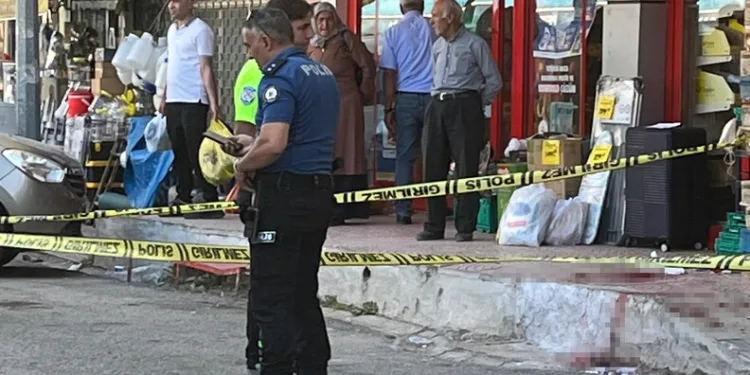 Zonguldak’ta denize indirildikten sonra batan lüks yatı çıkarma çalışmaları sürüyor