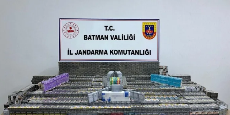 Zonguldak’ta denize indirildikten sonra batan lüks yatı çıkarma çalışmaları sürüyor