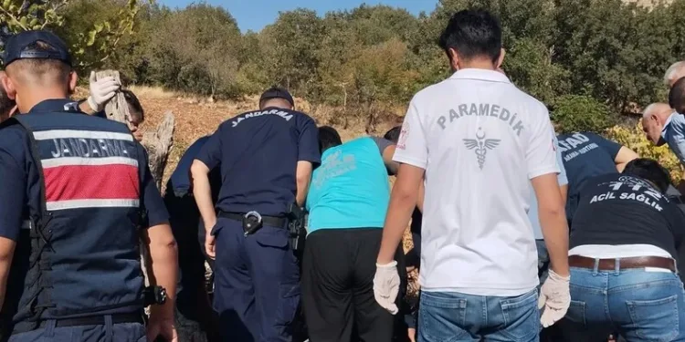 Kuyuya düşen vatandaş kurtarıldı
