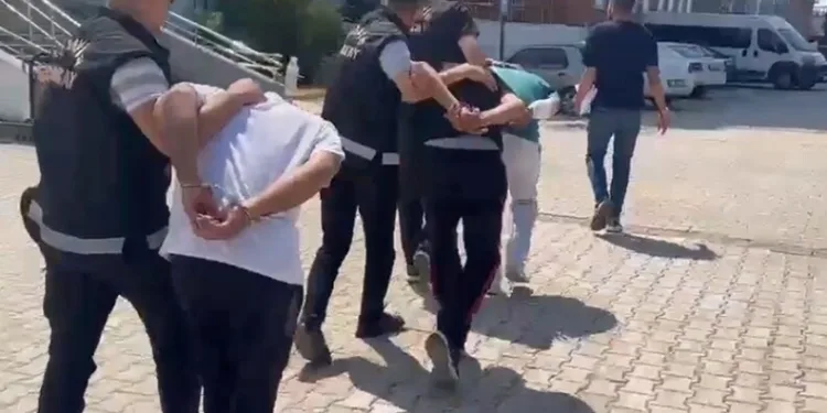 Kuyuya düşen vatandaş kurtarıldı