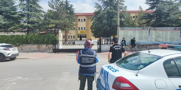 Kuyuya düşen vatandaş kurtarıldı