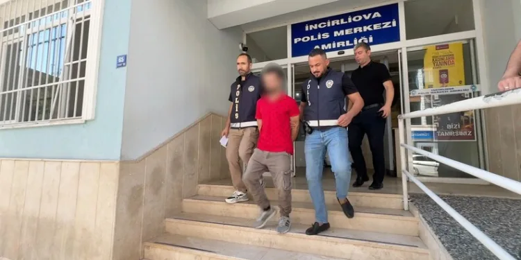 Endonezya’yı sel vurdu: 19 ölü, 10 kayıp