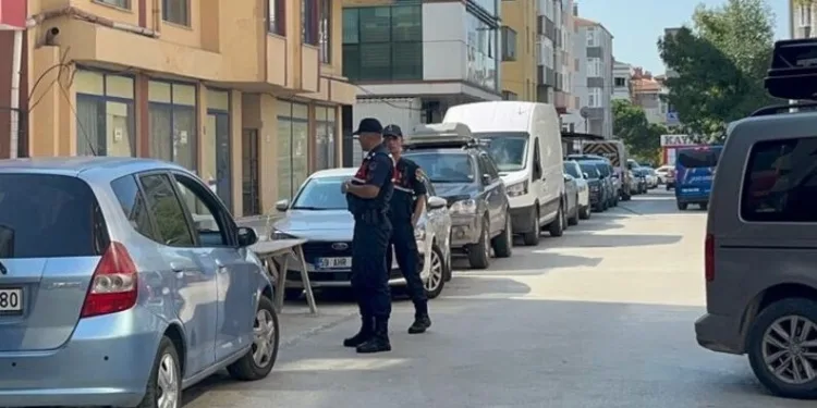 Endonezya’yı sel vurdu: 19 ölü, 10 kayıp