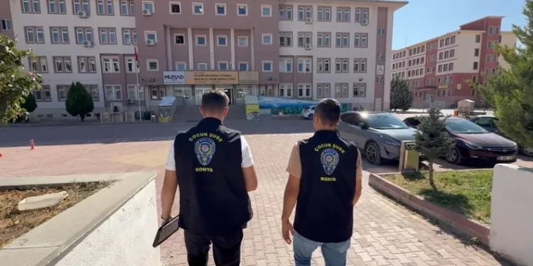 Endonezya’yı sel vurdu: 19 ölü, 10 kayıp