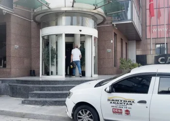 Can Holding binasına çilingir çağırıldı