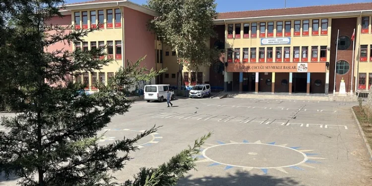 Can Holding binasına çilingir çağırıldı