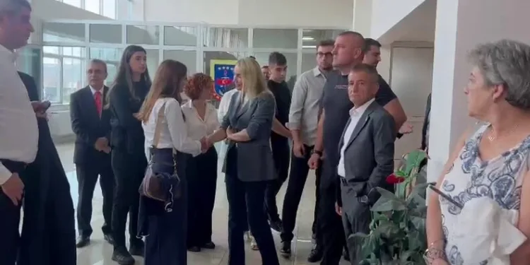 Pendik Sahil Yolu’nda kaza: Lüks otomobil takla atarak devrildi