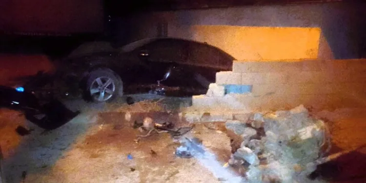 Pendik Sahil Yolu’nda kaza: Lüks otomobil takla atarak devrildi