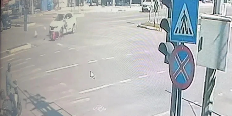 Pendik Sahil Yolu’nda kaza: Lüks otomobil takla atarak devrildi