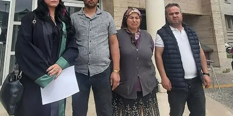 Pendik Sahil Yolu’nda kaza: Lüks otomobil takla atarak devrildi