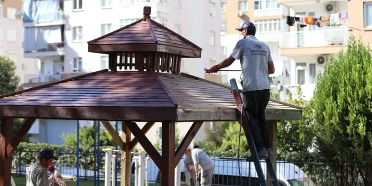 Kepez Belediyesi Esentepe’de yaptığı yenileme çalışmalarıyla bölgeye modern bir çehre kazandırdı