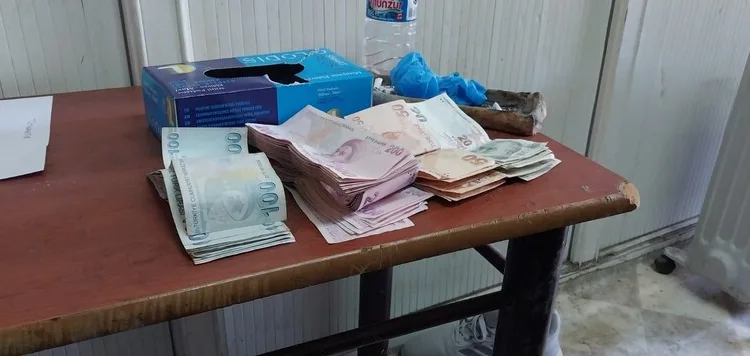 Kepez Belediyesi Esentepe’de yaptığı yenileme çalışmalarıyla bölgeye modern bir çehre kazandırdı