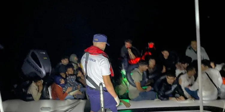 Kepez Belediyesi Esentepe’de yaptığı yenileme çalışmalarıyla bölgeye modern bir çehre kazandırdı