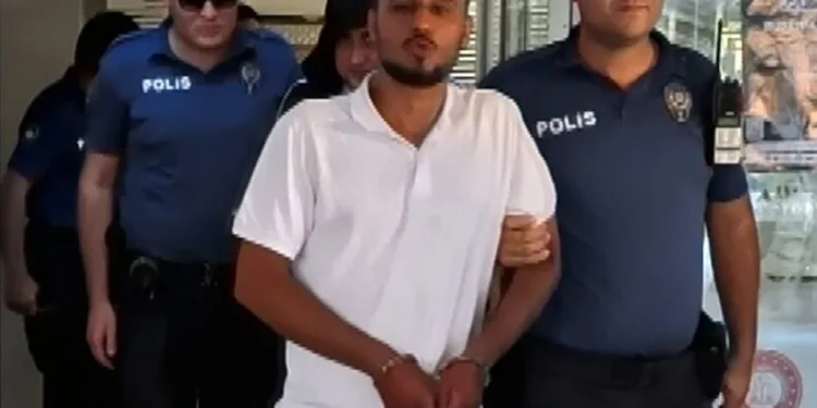 Kepez Belediyesi Esentepe’de yaptığı yenileme çalışmalarıyla bölgeye modern bir çehre kazandırdı